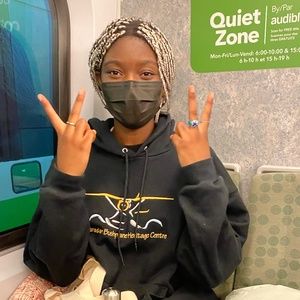 Meet your Posher, Efe